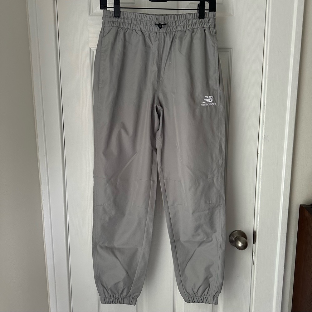 New Balance Men's Light Gray Ripstop Joggers